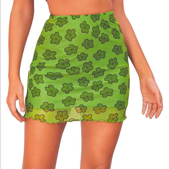 Dresses & Skirts - NWT 💚 Green 90’s Style Mini Skirt